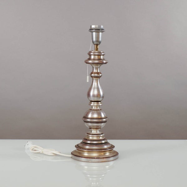 Vintage metallinhohtoinen lampunjalka