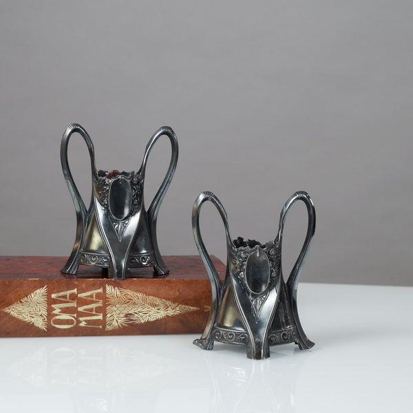 Jugend-tyylinen pieni astiapari / maljakon pidikkeet, 1900-luvun alku