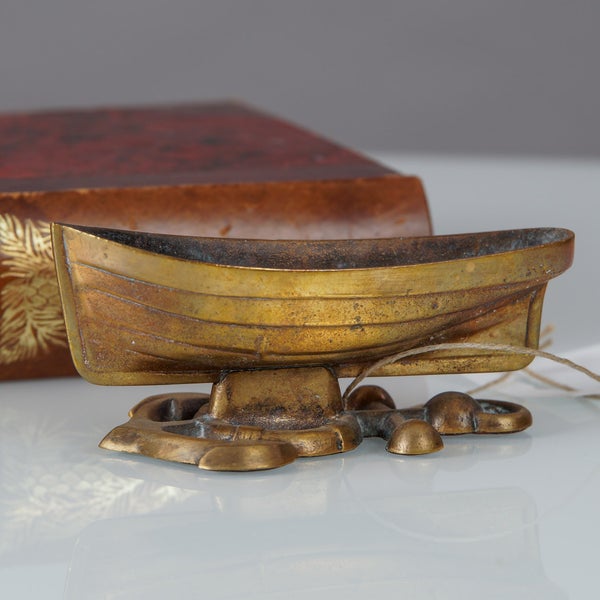 Vintage-tuhkakuppi / pieni malja &ndash; vene ja ankkurijalusta