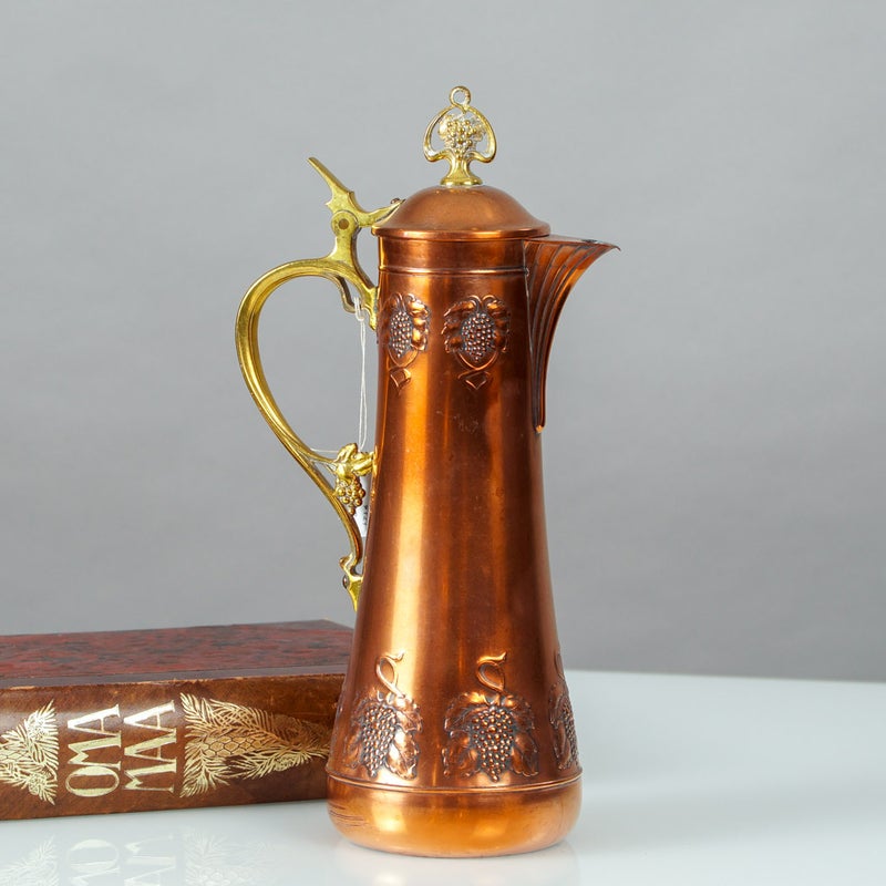 Jugend-viinikannu, kuparinv&auml;rinen &ndash; koriste-esine