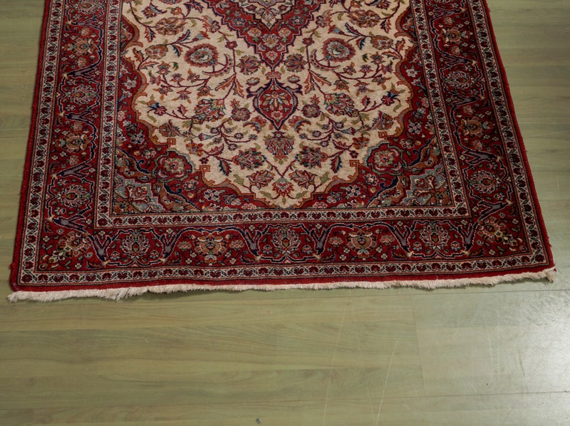 Vintage Tabriz &ndash; it&auml;mainen k&auml;sinsolmittu villamatto