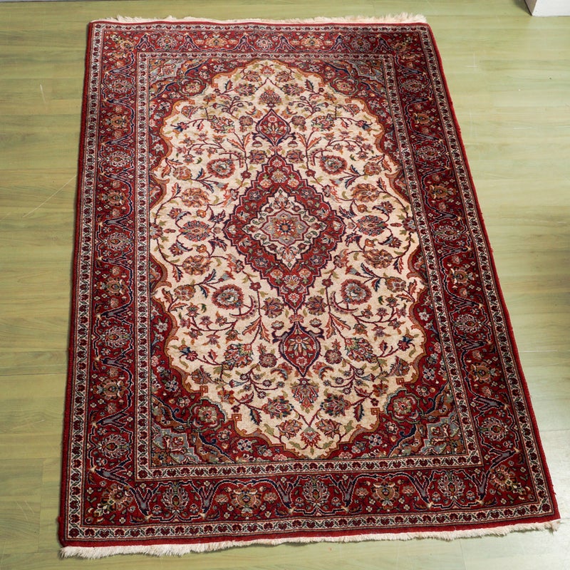 Vintage Tabriz &ndash; it&auml;mainen k&auml;sinsolmittu villamatto