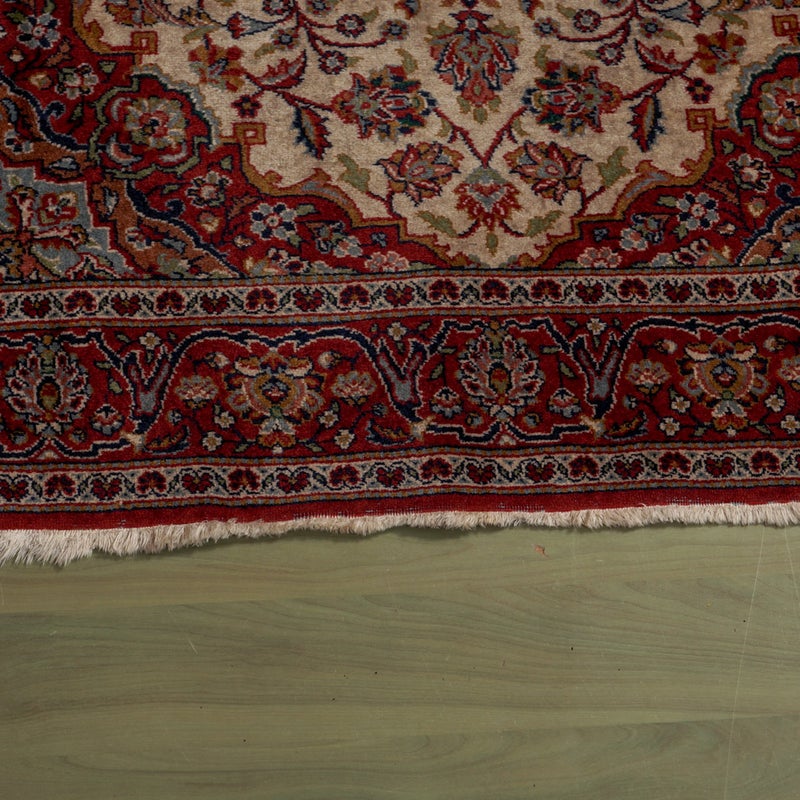 Vintage Tabriz &ndash; it&auml;mainen k&auml;sinsolmittu villamatto