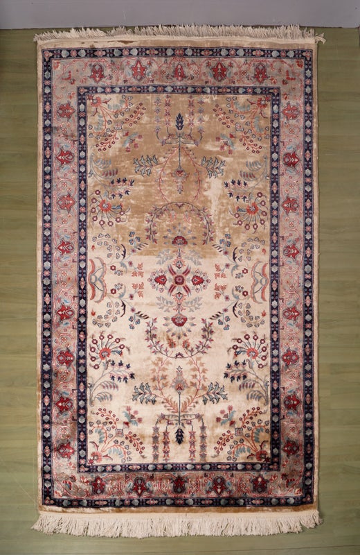 K&auml;sinsolmittu indo-persialainen Ghoum-matto &ndash; 195 &times; 125 cm